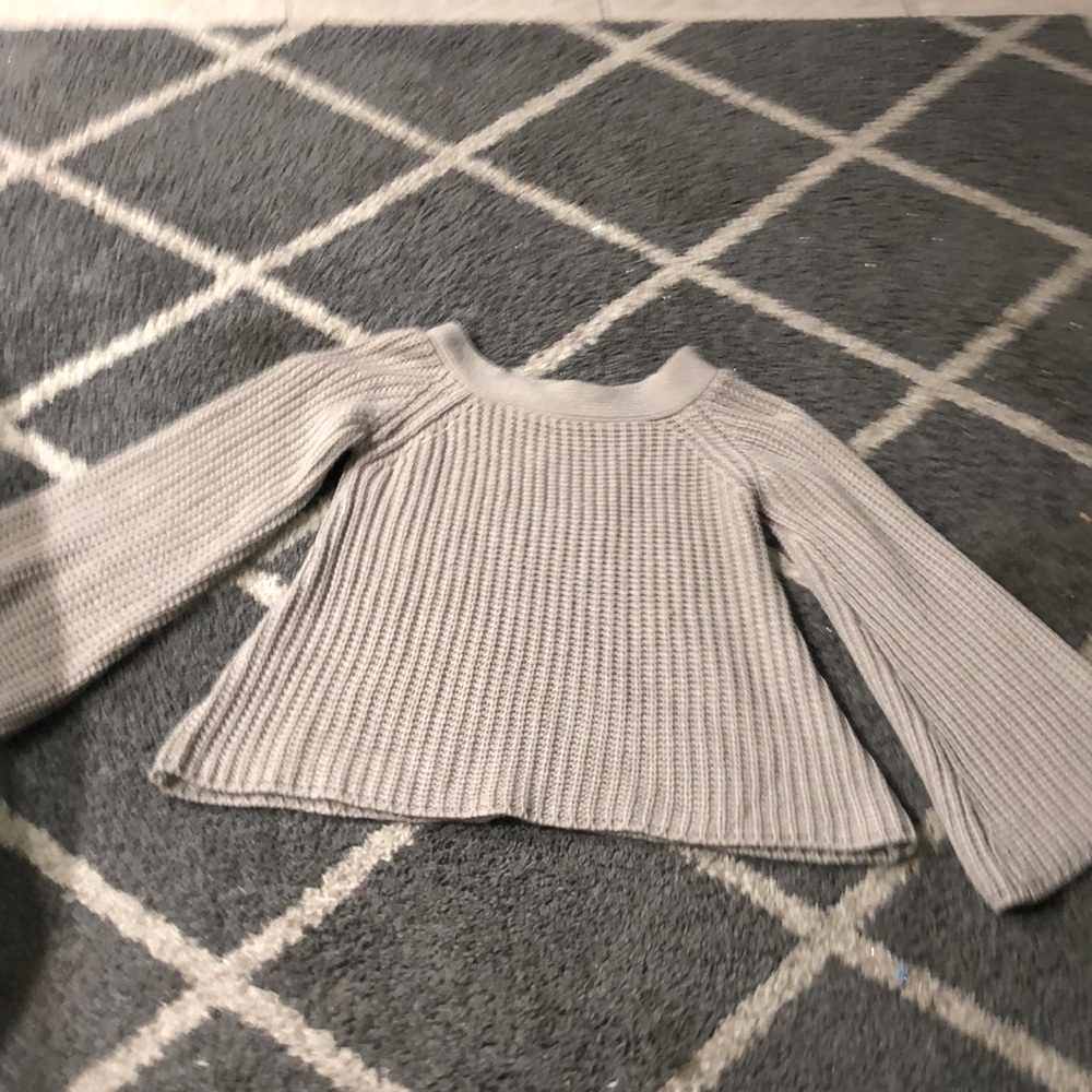 Crew neck knitted sweater